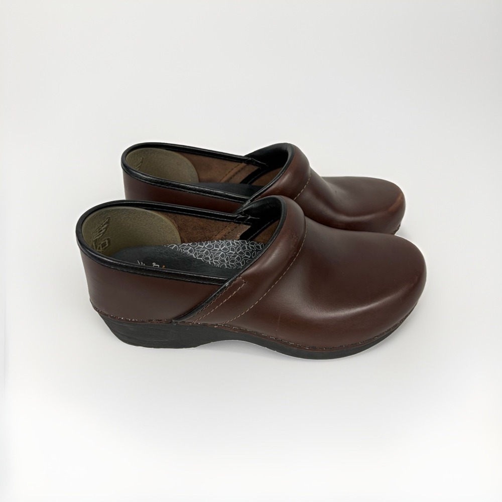 Dansko XP 2.0 Women's EU 39 US 8.5-9 Brown Leather Clogs Slip Resistant Work T7